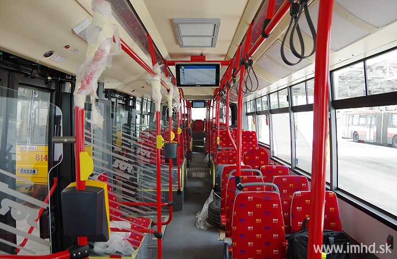 3r.Interier-klboveho-trolejbusu-Skoda-31-Tr-SOR.jpg