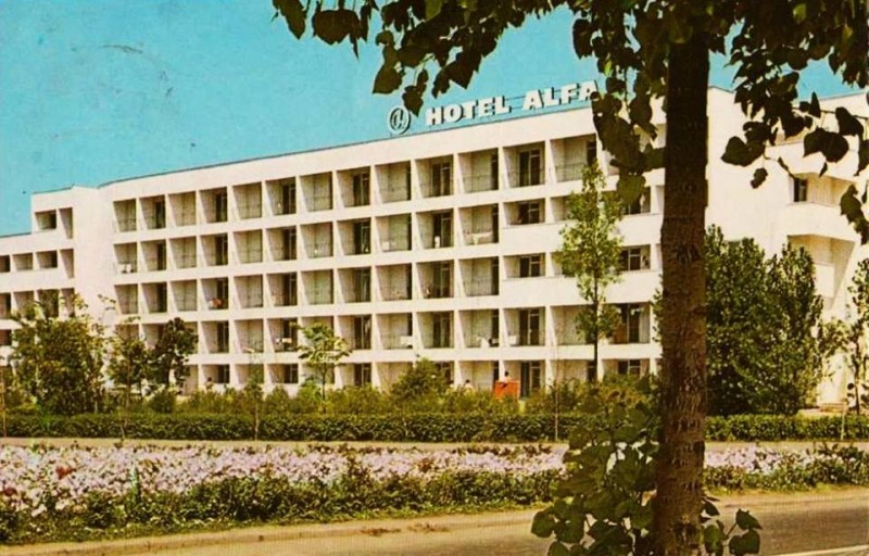 Saturn - Hotel Alfa - anii 70.jpg