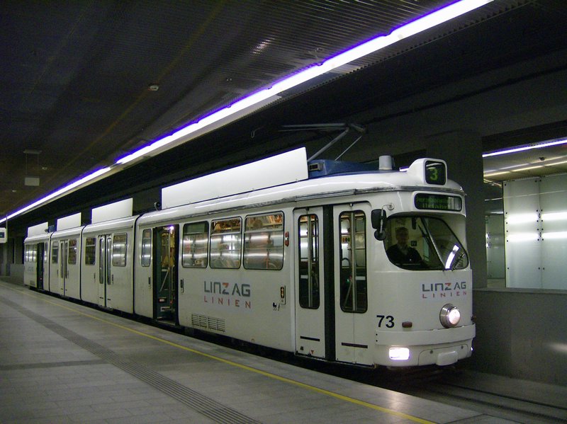 73 -3- Hauptbahnhof Linz.JPG