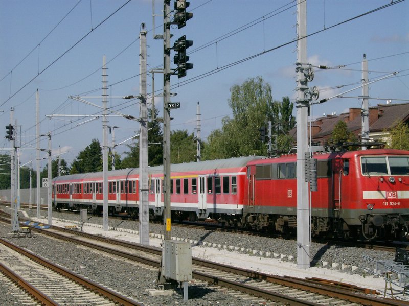 111 024 -6 Deutsche Bahn -Taxham Europark.JPG