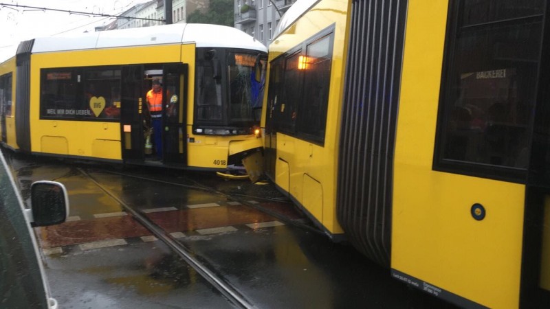 trams BVG collided 1.jpg