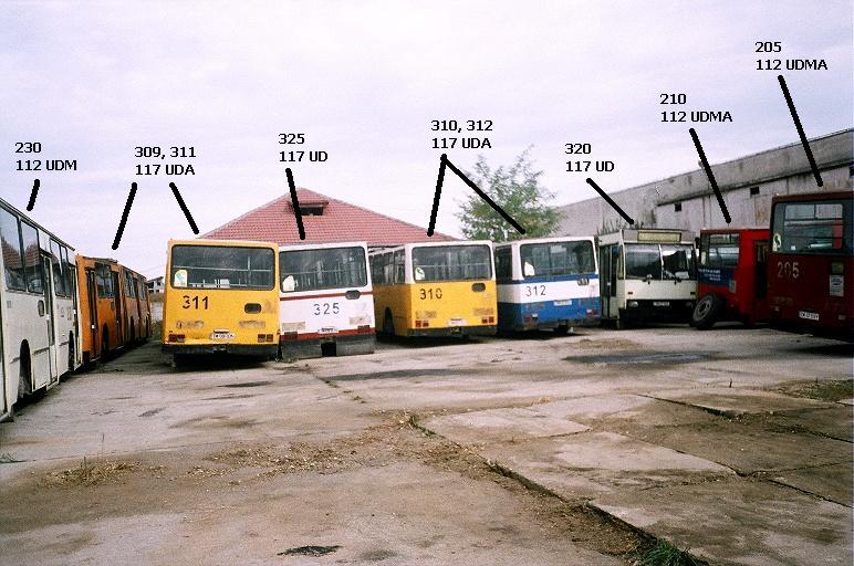 autobuze vechi garaj.jpg