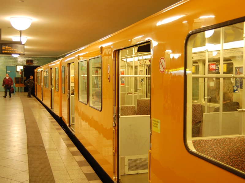 U-Bahn_exterior_serie F74.JPG