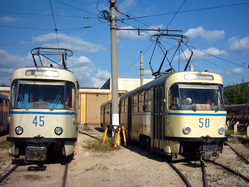 RATBv trams -45, 50.JPG