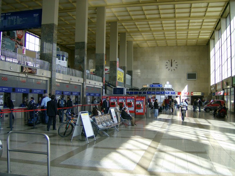 3 Westbahnhof Wien.JPG