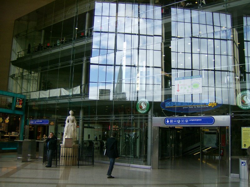 2 Westbahnhof Wien.JPG