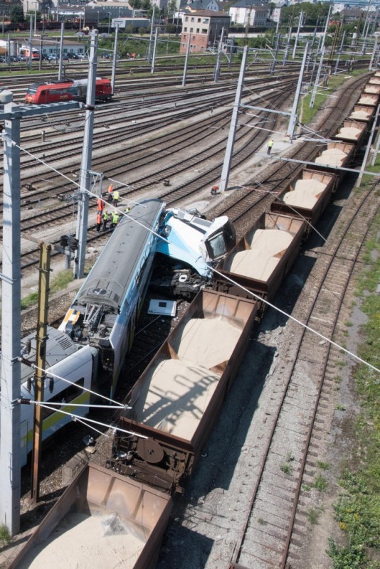 Linz train crash 2017 b.jpg