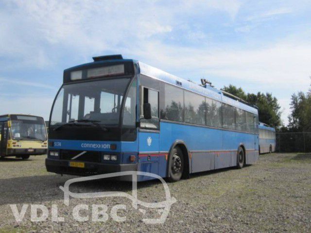 VOLVO-B10M-Trolley 2.jpg